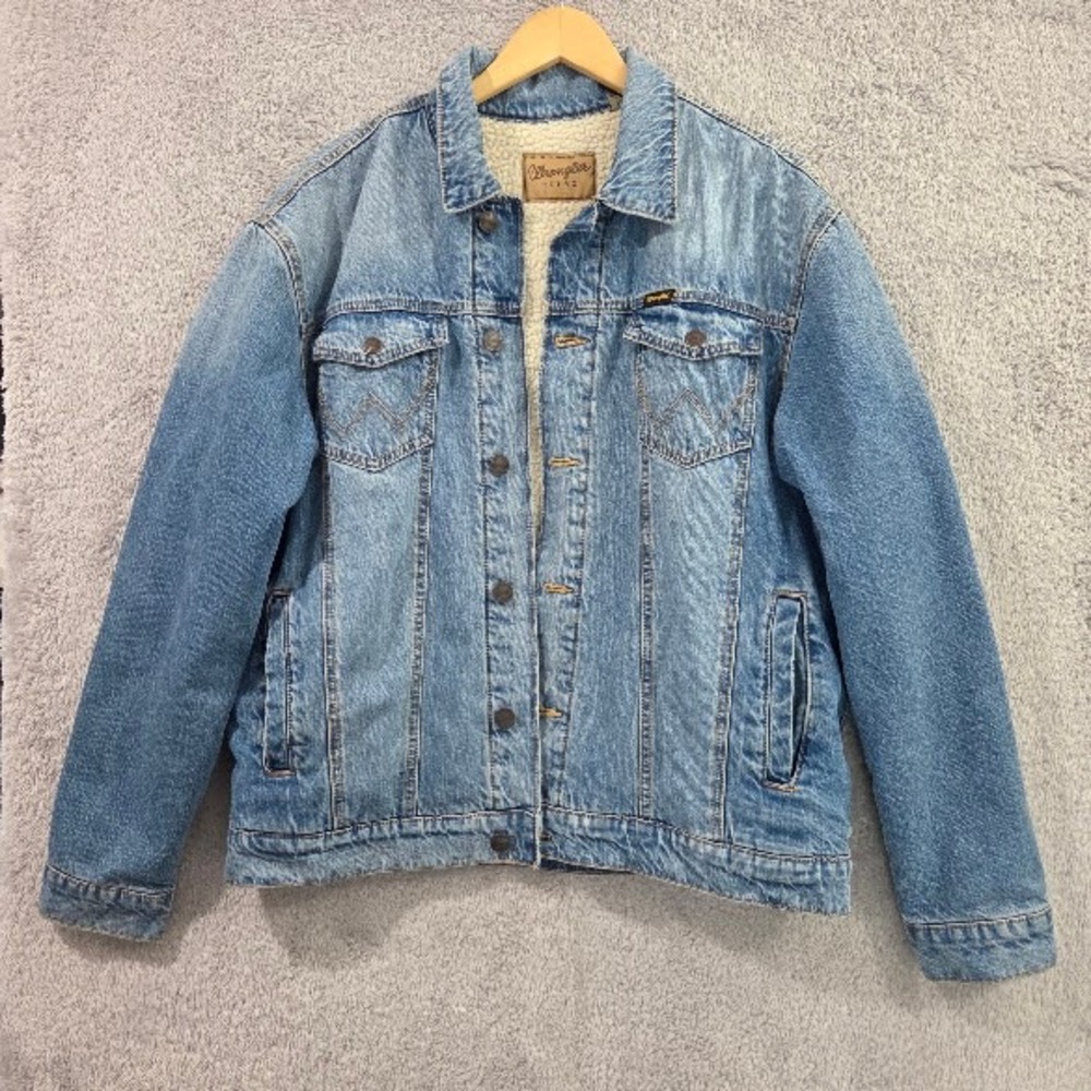 Wrangler Retro Sherpa Lined Denim Trucker Jacket Men's Large Blue Light Wash